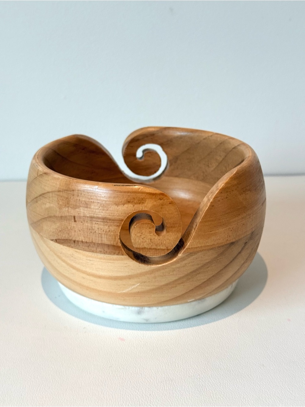 Loops & Threads Wood Yarn Bowl Holder Marble Base Knitting & Crochet